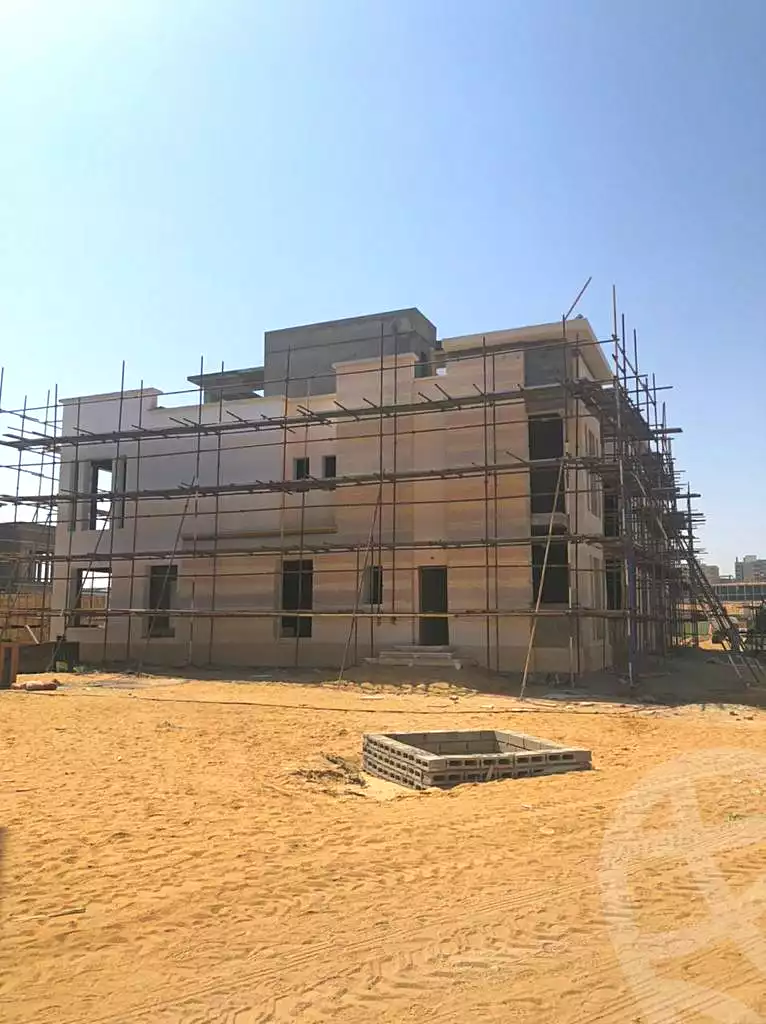 https://aqarmap.com.eg/en/listing/7314335-for-sale-cairo-new-cairo-compounds-kmbwnd-lfwntyn-rkw