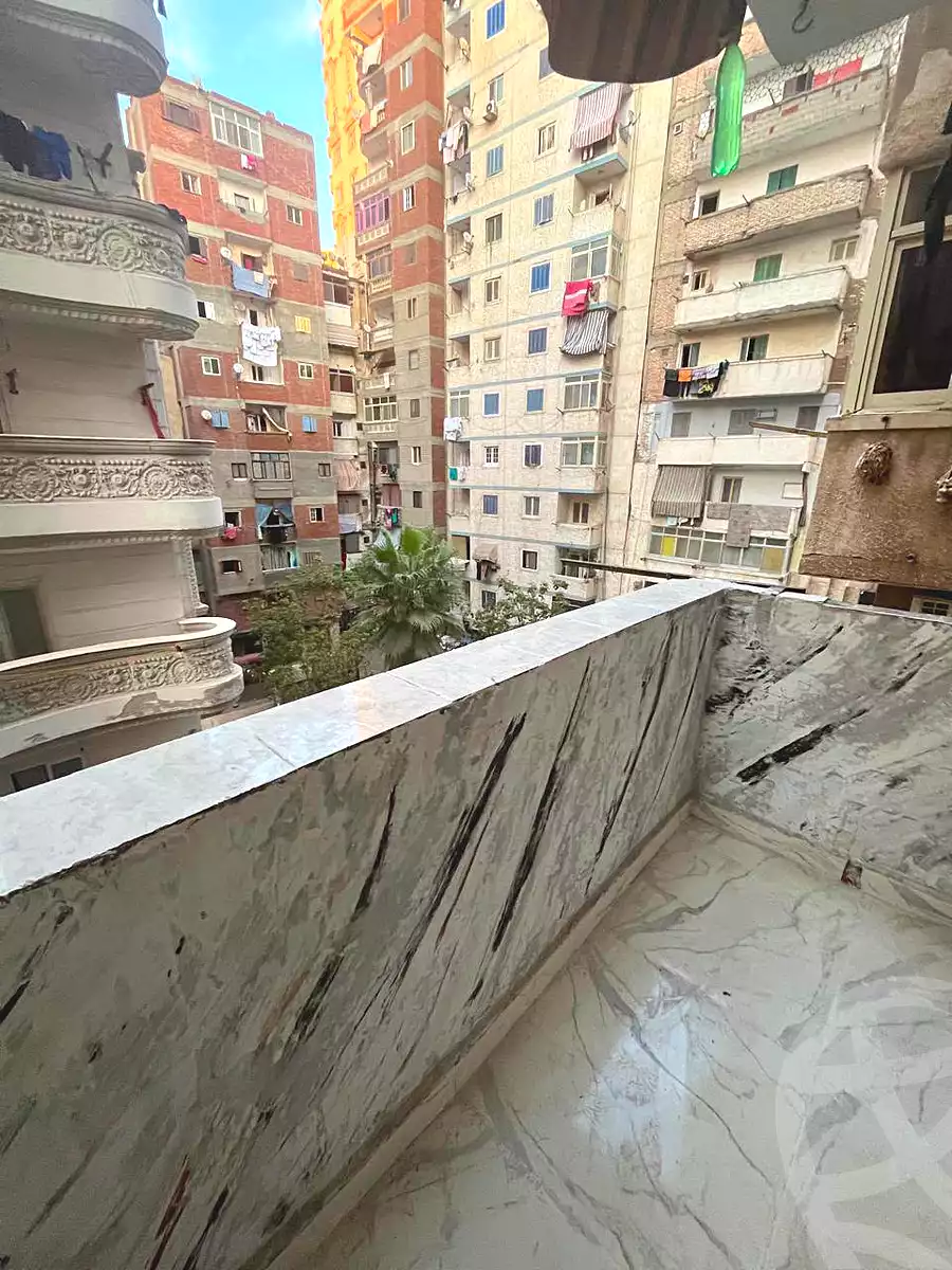 https://aqarmap.com.eg/ar/listing/7315233-for-sale-alexandria-bahray-el-anfoshy-sidi-kazman-st