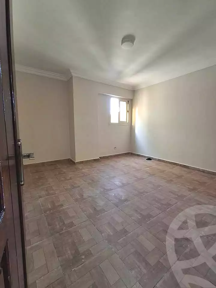 https://aqarmap.com.eg/en/listing/7315324-for-sale-alexandria-el-asafra-hasan-kamel-st