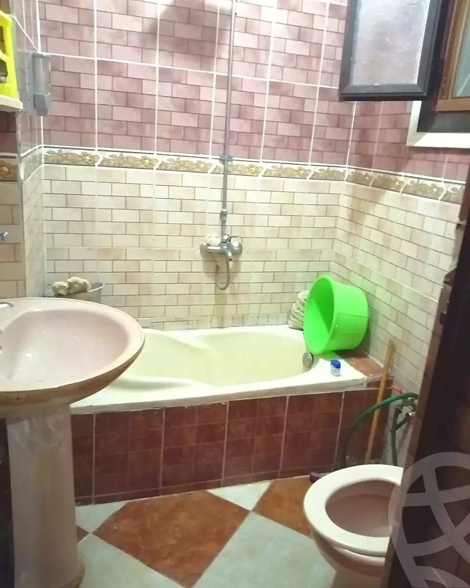 https://aqarmap.com.eg/en/listing/7315411-for-rent-alexandria-al-agamy-el-hanouvel-el-salam-st