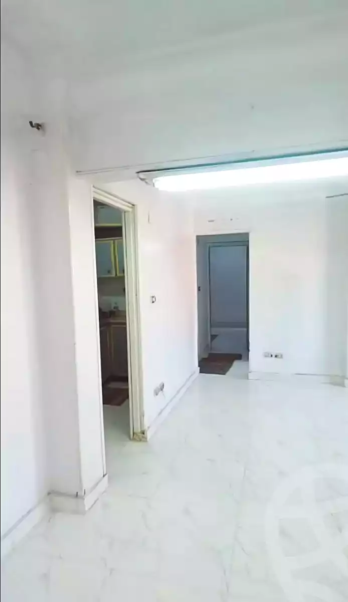 https://aqarmap.com.eg/ar/listing/7315513-for-rent-alexandria-al-agamy-el-hanouvel-el-zahraa-city-st