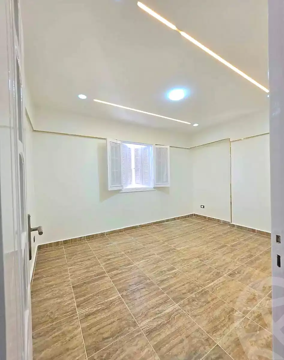 https://aqarmap.com.eg/ar/listing/7316165-for-sale-alexandria-sydy-bshr-sydy-bshr-bhry-gamal-abd-el-nasir-st