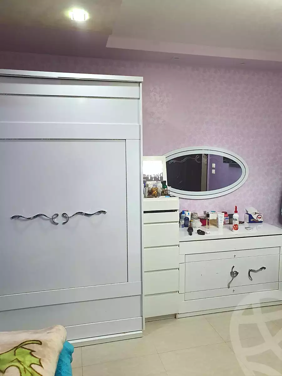 https://aqarmap.com.eg/ar/listing/7316245-for-sale-cairo-new-cairo-lrhb-city-phase-4-mohammed-farid-st