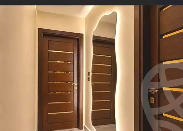 https://aqarmap.com.eg/ar/listing/7314177-for-rent-cairo-new-cairo-compounds-mountain-view-hyde-park