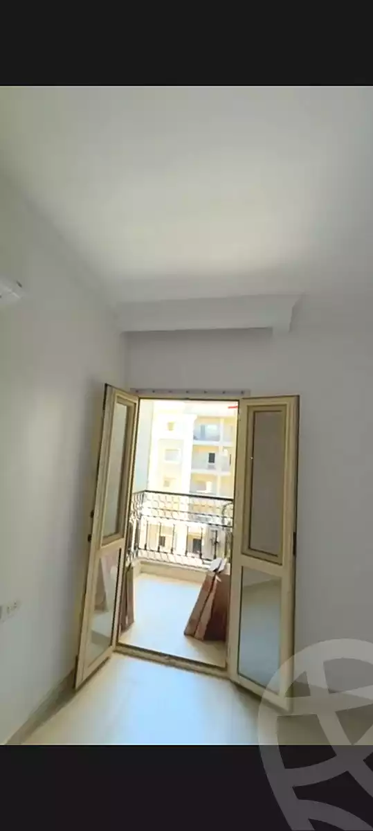 https://aqarmap.com.eg/ar/listing/7316372-for-rent-cairo-new-cairo-compounds-town-residence