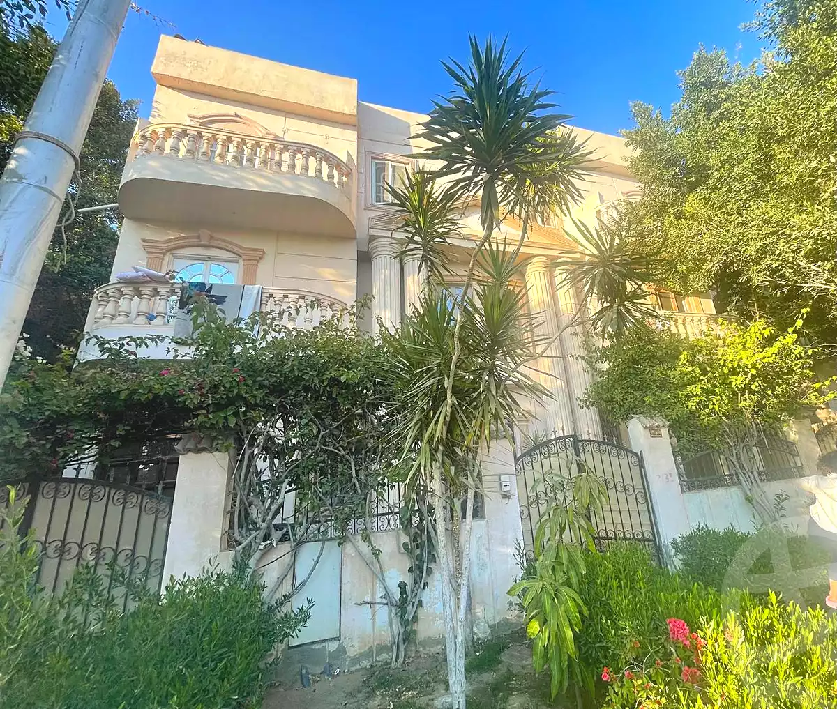 https://aqarmap.com.eg/ar/listing/7316608-for-sale-cairo-new-cairo-ganob-el-akadamiya-south-academy-h-salem-mohamed-moussa-st