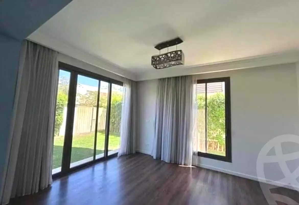 https://aqarmap.com.eg/ar/listing/7316817-for-sale-cairo-new-cairo-compounds-kmbwnd-kryk-twn-il-cazar