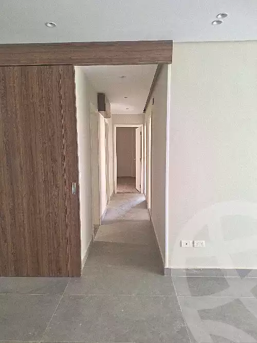 https://aqarmap.com.eg/ar/listing/7317027-for-rent-cairo-el-sheikh-zayed-city-compounds-kmbwnd-fyldj-wyst-dr-llttwyr