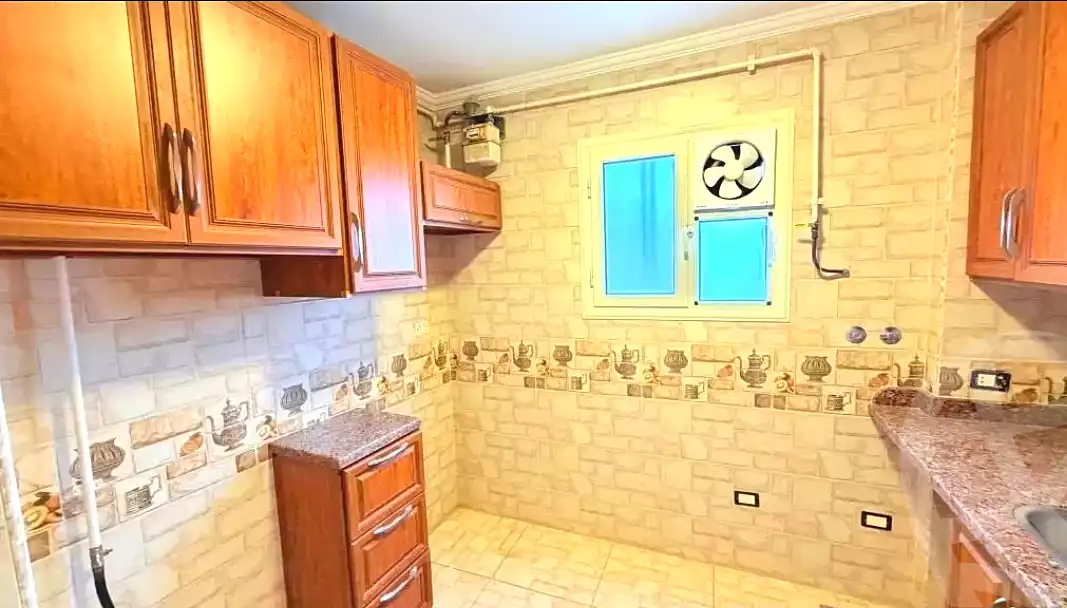 https://aqarmap.com.eg/ar/listing/7317189-for-rent-alexandria-ganaklis