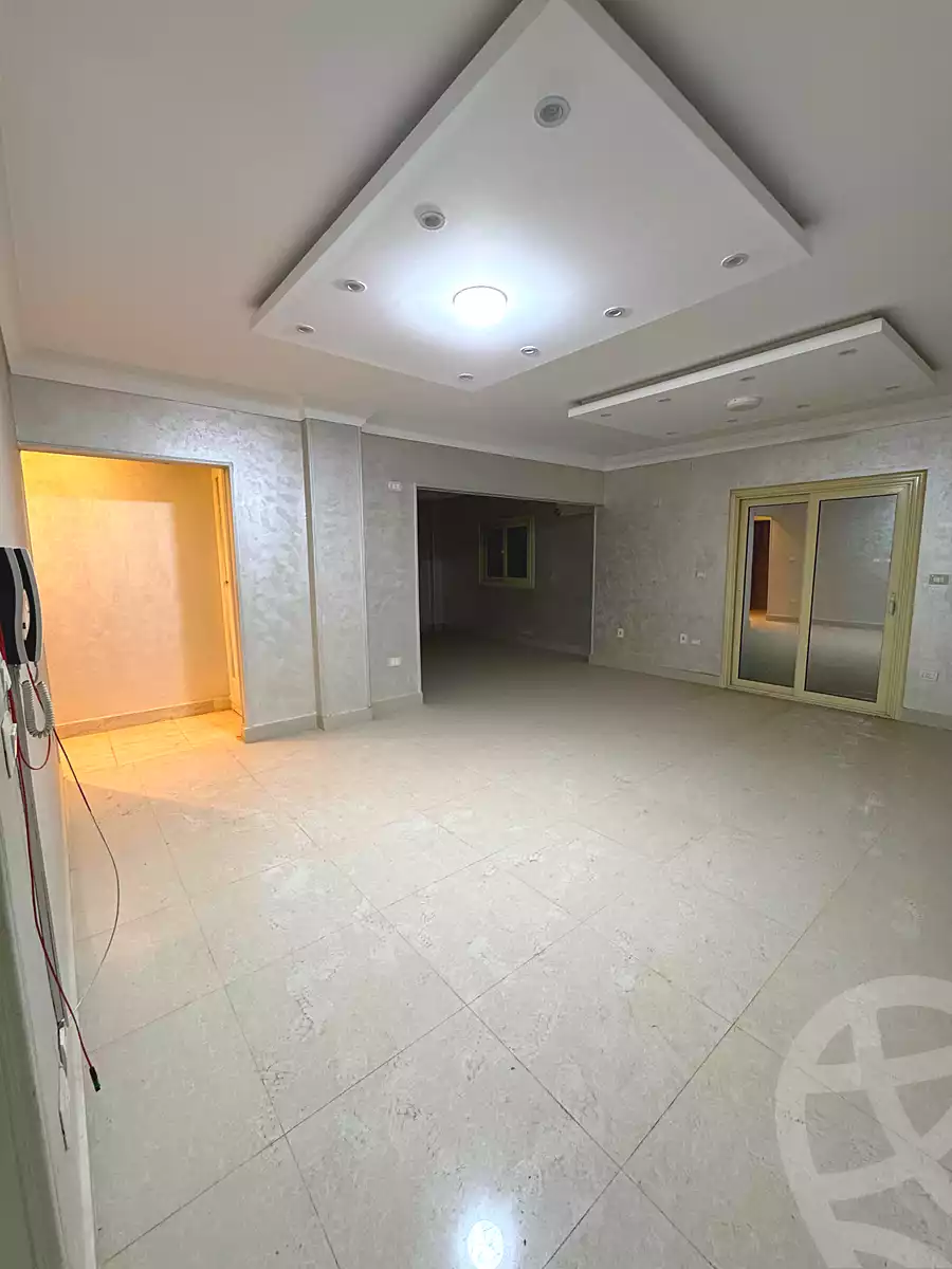 https://aqarmap.com.eg/en/listing/7317802-for-sale-cairo-el-sheikh-zayed-city-compounds-mrtf-t-l-shrfy