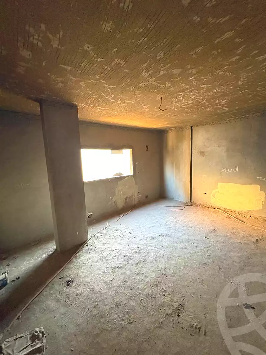https://aqarmap.com.eg/ar/listing/7318510-for-sale-cairo-new-cairo-compounds-el-mostashareen-compound