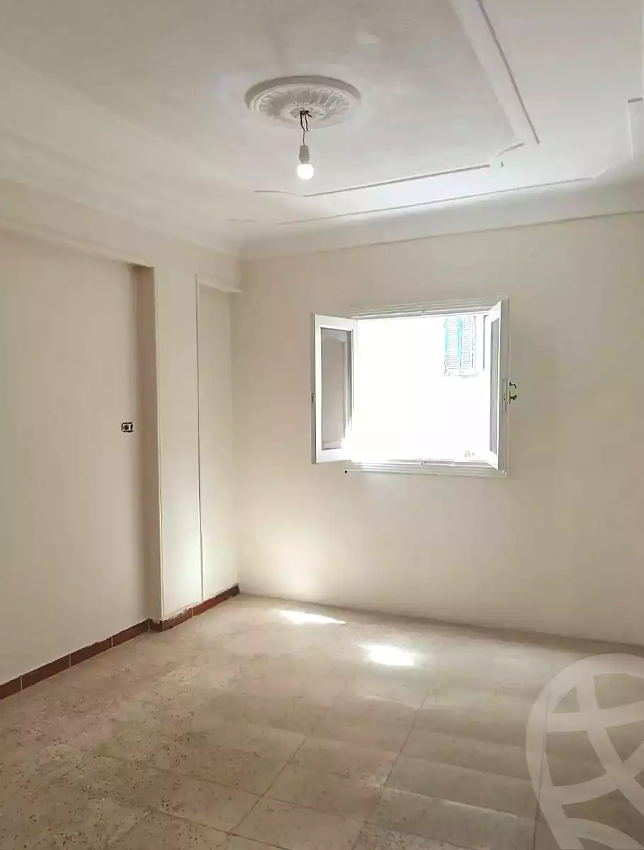 https://aqarmap.com.eg/en/listing/7319909-for-sale-alexandria-al-agamy-el-hanouvel-al-haded-we-al-soulb-st