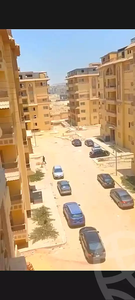 https://aqarmap.com.eg/en/listing/7320042-for-sale-cairo-new-cairo-compounds-bankers-compound