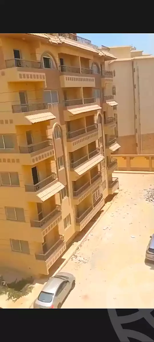 https://aqarmap.com.eg/en/listing/7320042-for-sale-cairo-new-cairo-compounds-bankers-compound