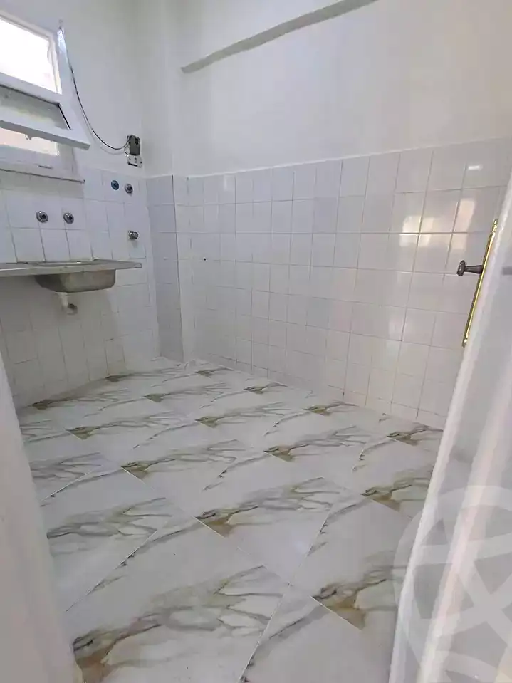 https://aqarmap.com.eg/en/listing/7321355-for-sale-alexandria-al-agamy-shataa-el-nakheel