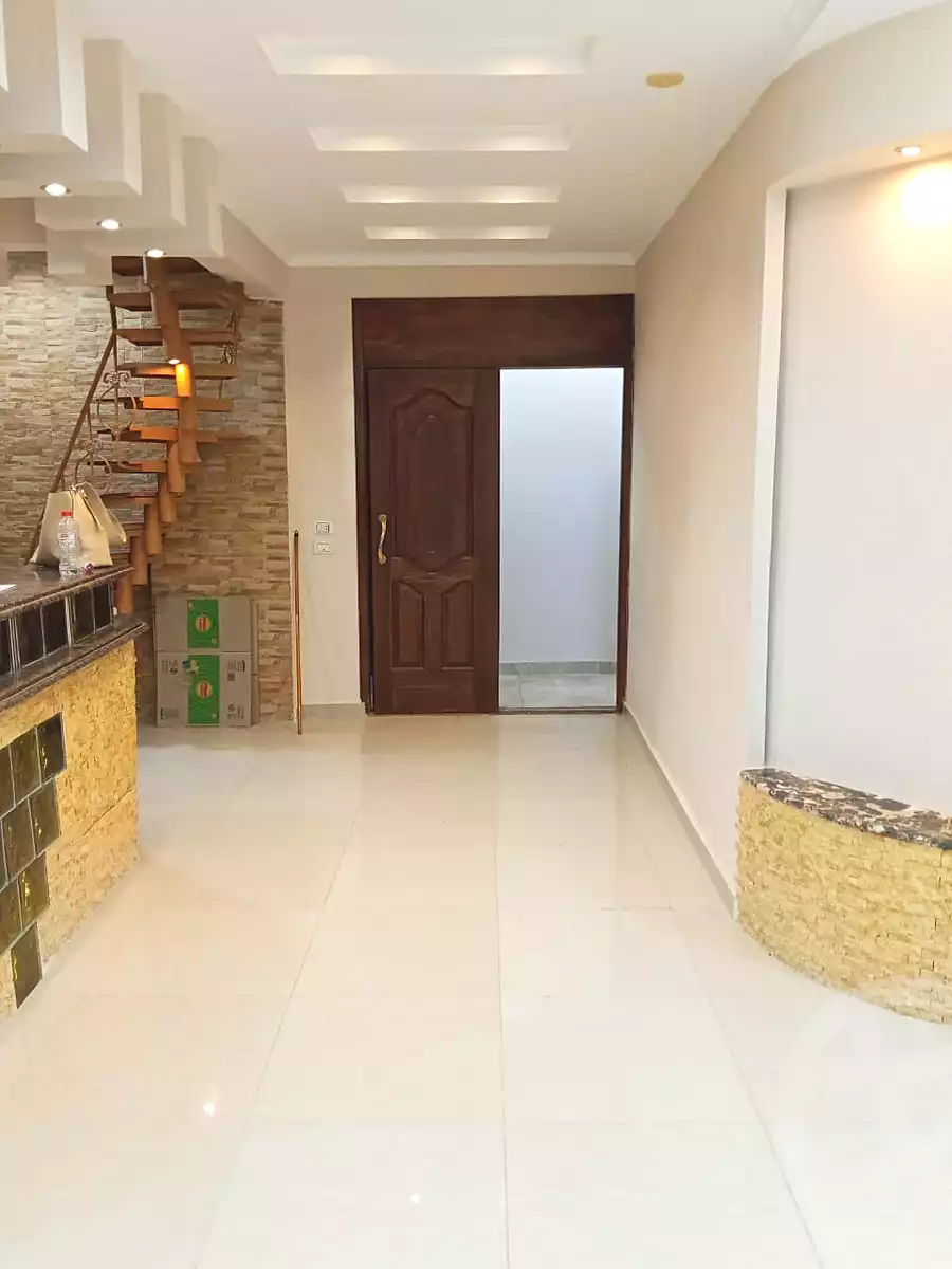 https://aqarmap.com.eg/ar/listing/7321896-for-rent-cairo-6th-of-october-compounds-family-land
