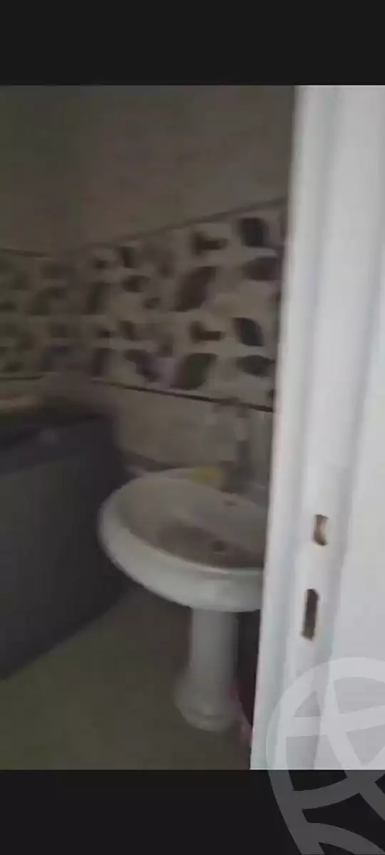 https://aqarmap.com.eg/ar/listing/7321928-for-rent-cairo-6th-of-october-el-ahyaa-neighborhood-2nd-divided-from-al-kafrawei-st