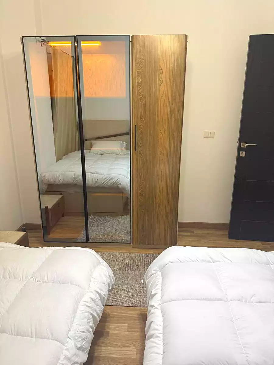 https://aqarmap.com.eg/ar/listing/7322380-for-rent-cairo-el-sheikh-zayed-city-compounds-dh-drys