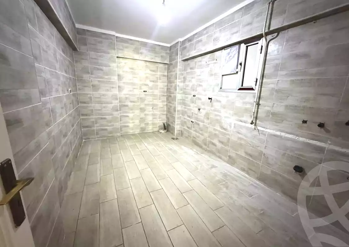https://aqarmap.com.eg/ar/listing/7325147-for-sale-alexandria-lauran
