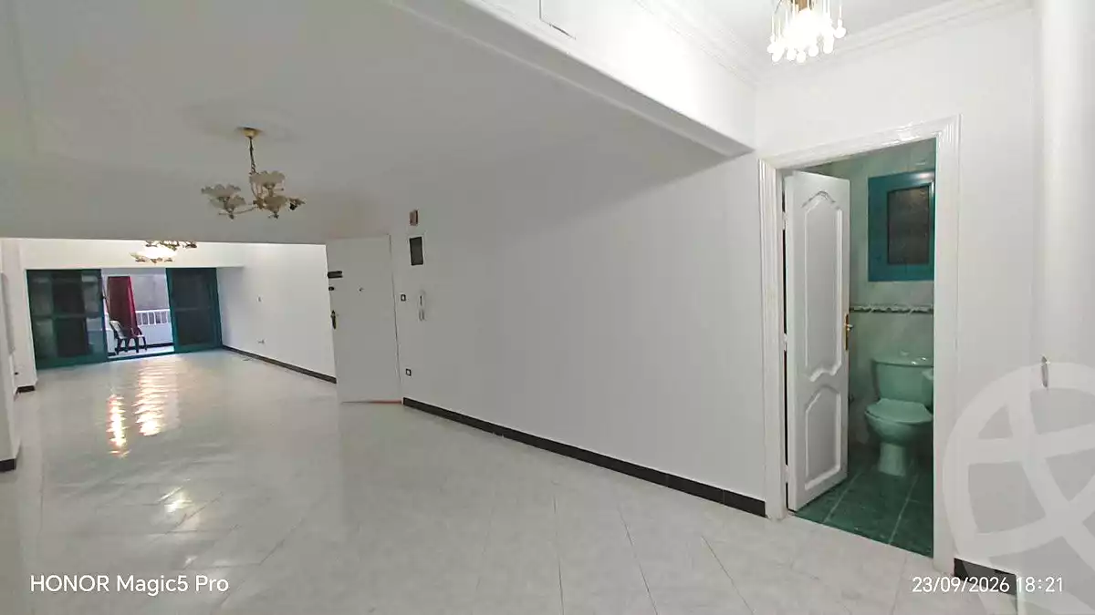 https://aqarmap.com.eg/en/listing/7326008-for-sale-cairo-helwan-helwan-el-sharkeya-mostafa-safwat-st
