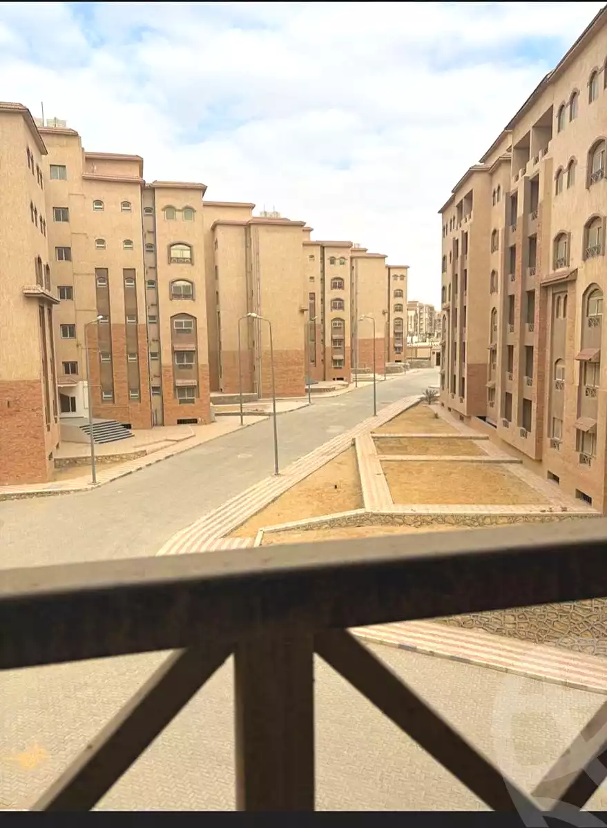 https://aqarmap.com.eg/en/listing/7326794-for-sale-cairo-new-cairo-compounds-dobat-el-modaraat-compound-deraa-misr
