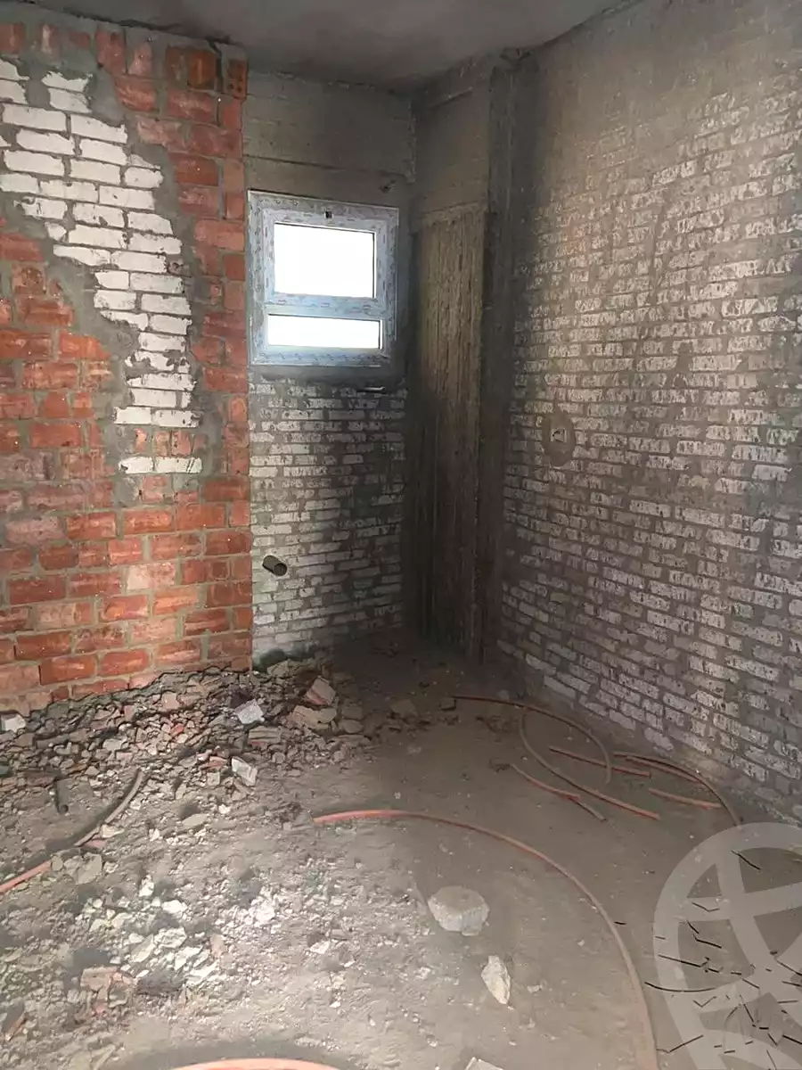 https://aqarmap.com.eg/en/listing/7326794-for-sale-cairo-new-cairo-compounds-dobat-el-modaraat-compound-deraa-misr