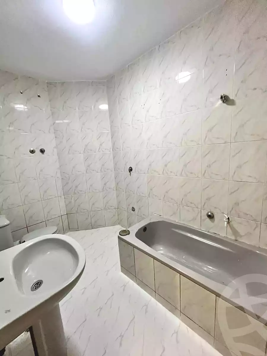 https://aqarmap.com.eg/en/listing/7328047-for-sale-alexandria-al-agamy-shataa-el-nakheel
