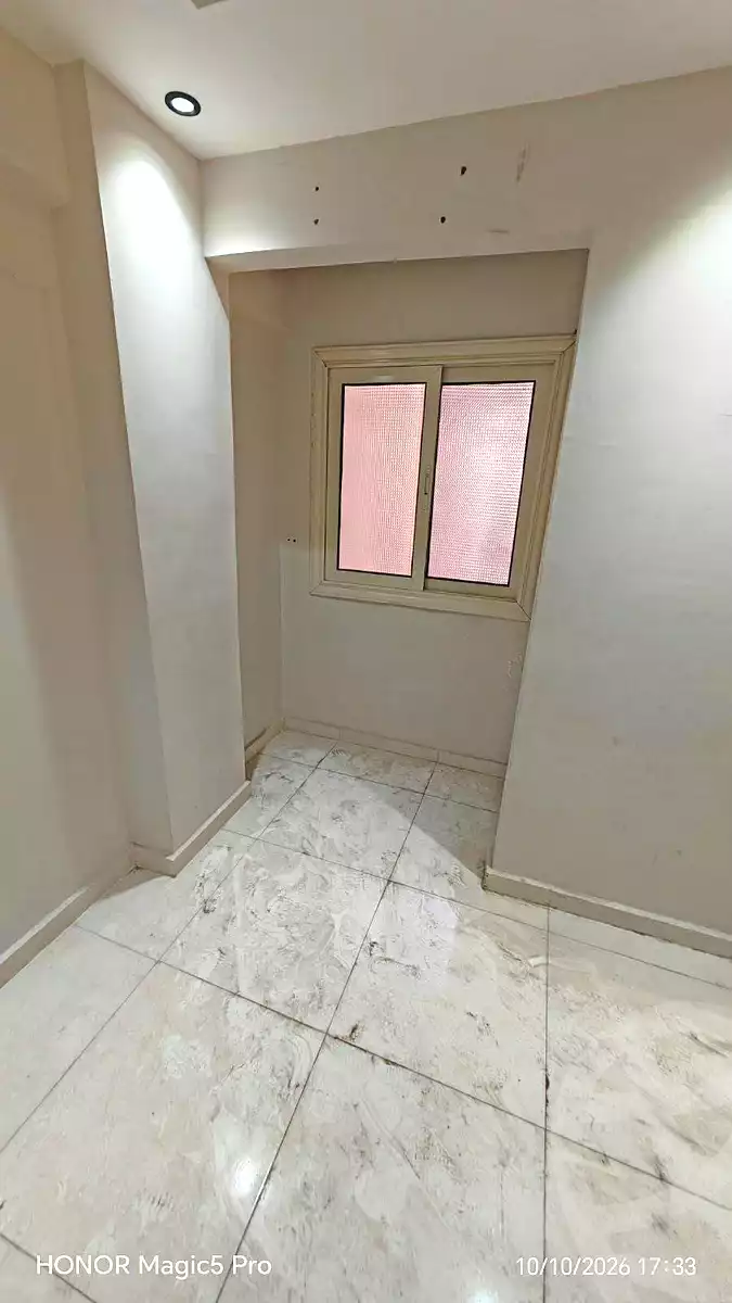 https://aqarmap.com.eg/ar/listing/7330125-for-sale-cairo-helwan-mostafa-fahmy-st