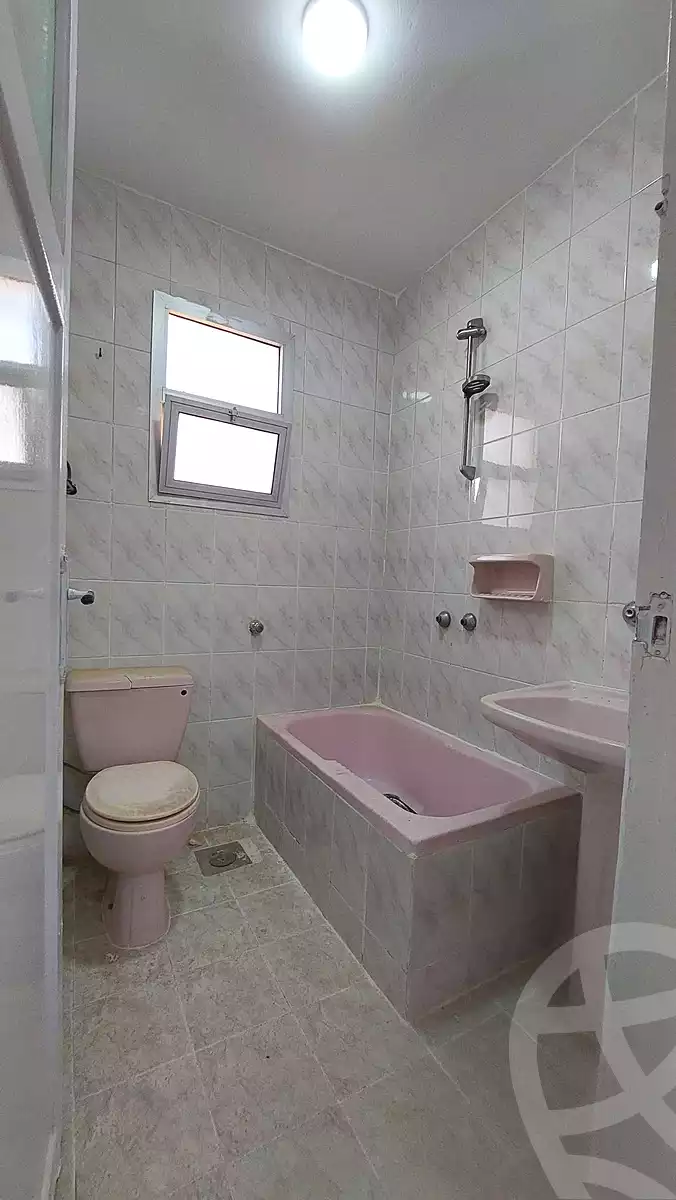https://aqarmap.com.eg/ar/listing/7330540-for-sale-alexandria-al-agamy-shataa-el-nakheel