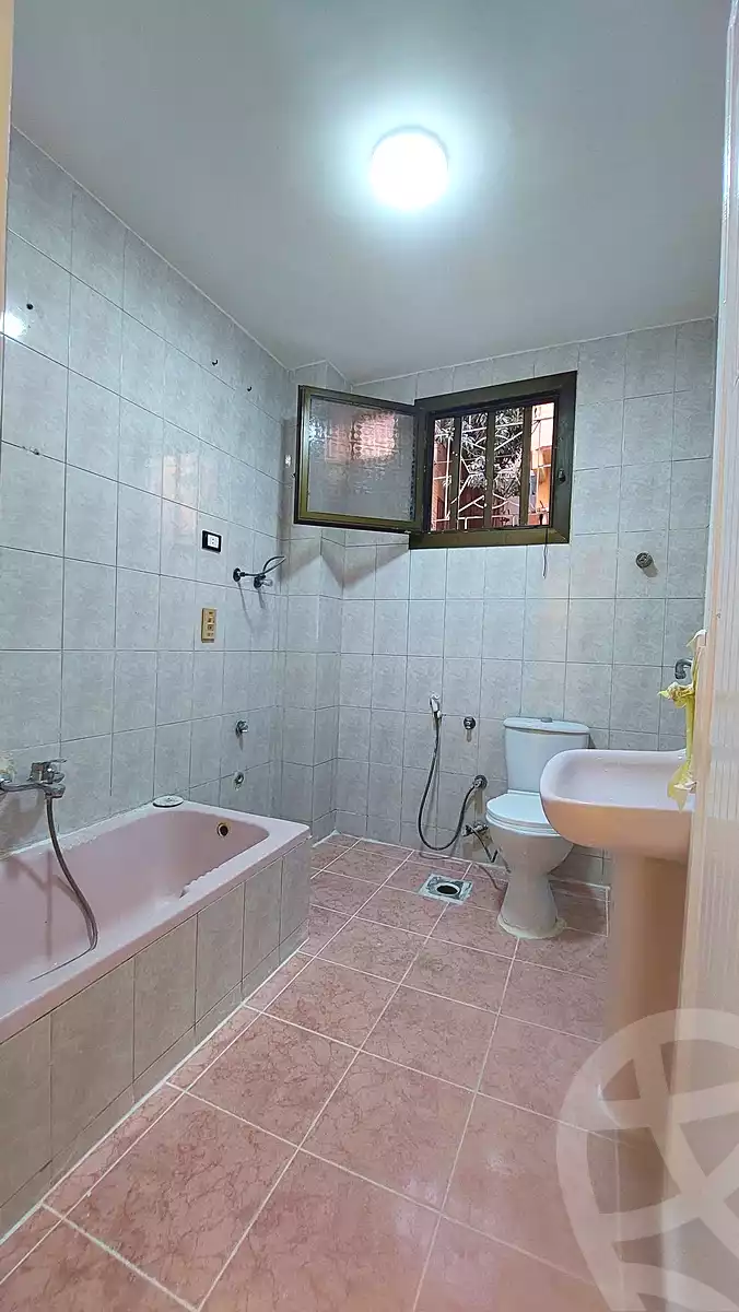 https://aqarmap.com.eg/ar/listing/7330556-for-sale-alexandria-al-agamy-shataa-el-nakheel