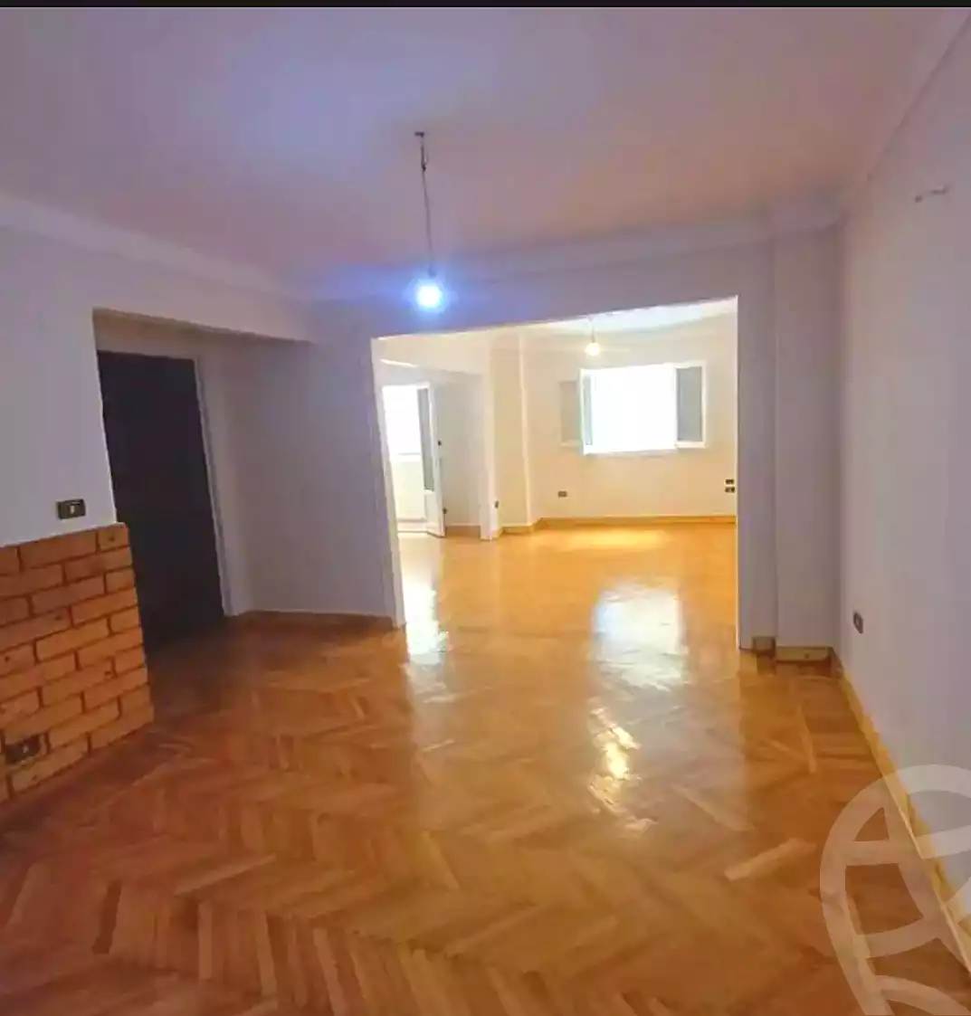https://aqarmap.com.eg/ar/listing/7331172-for-rent-alexandria-zezenia