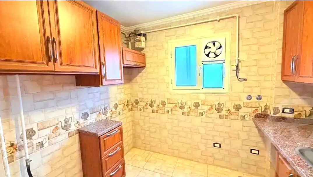 https://aqarmap.com.eg/ar/listing/7331240-for-rent-alexandria-ganaklis