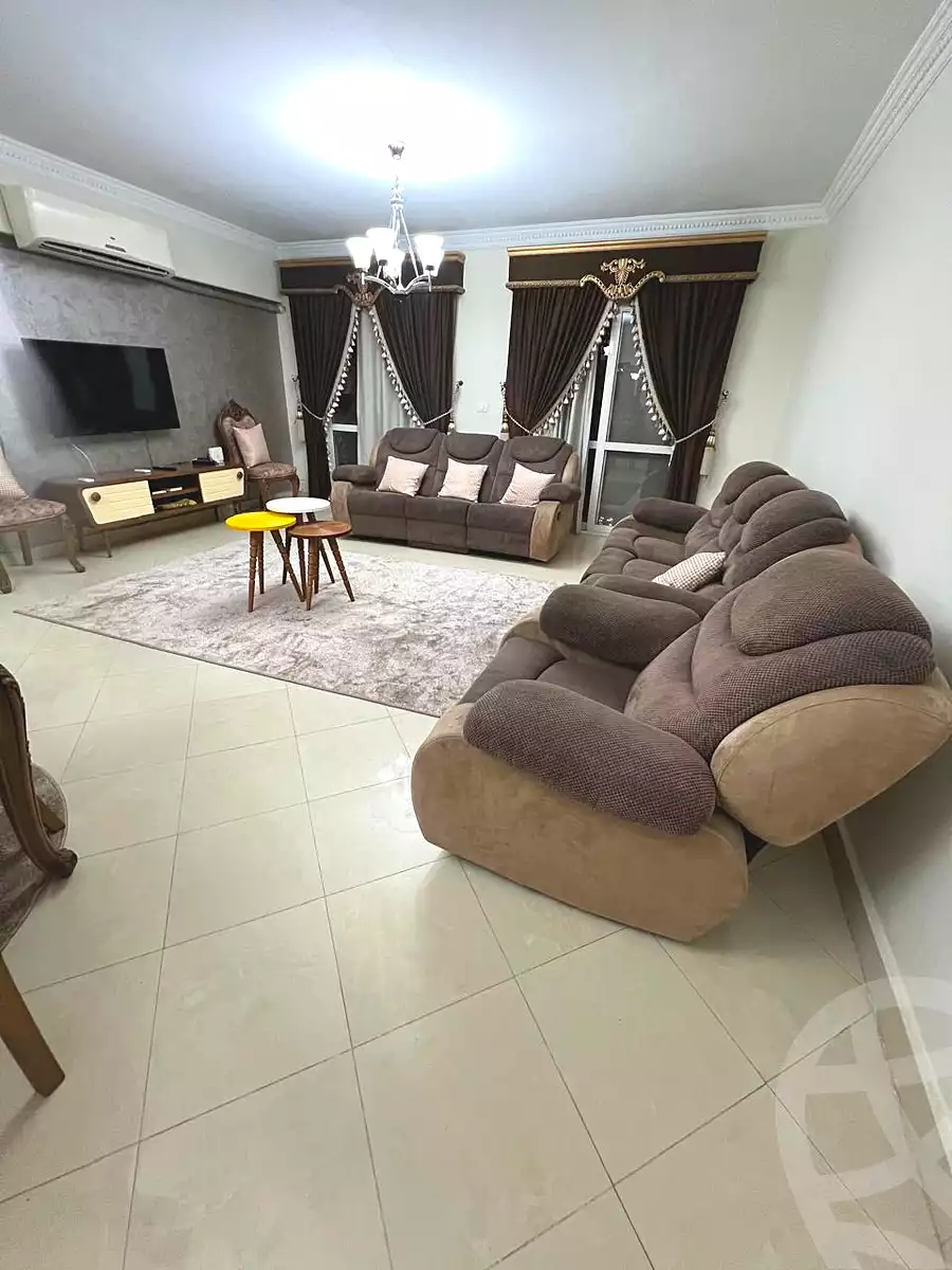https://aqarmap.com.eg/ar/listing/7331582-for-rent-cairo-new-cairo-lrhb-city-phase-2-amr-ibn-el-aas-st
