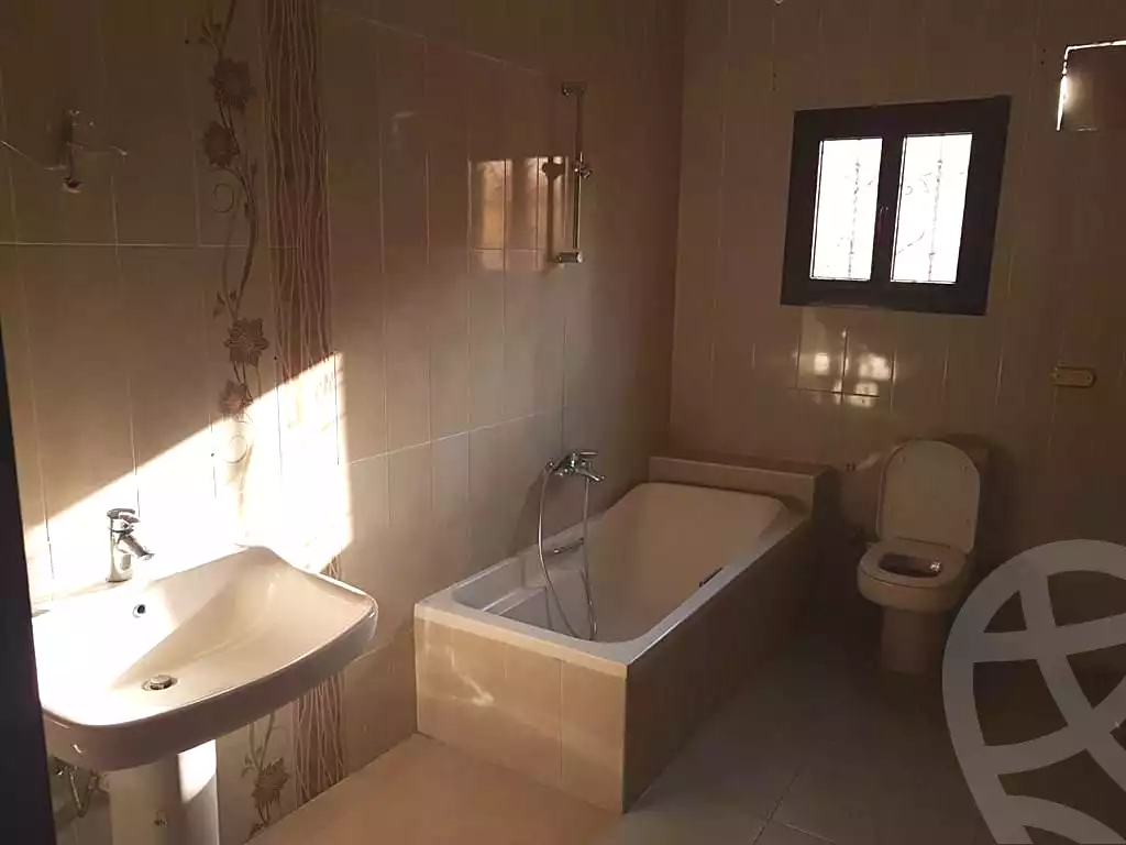 https://aqarmap.com.eg/ar/listing/7331632-for-sale-cairo-new-cairo-el-ahyaa-third-neighborhood-street-1