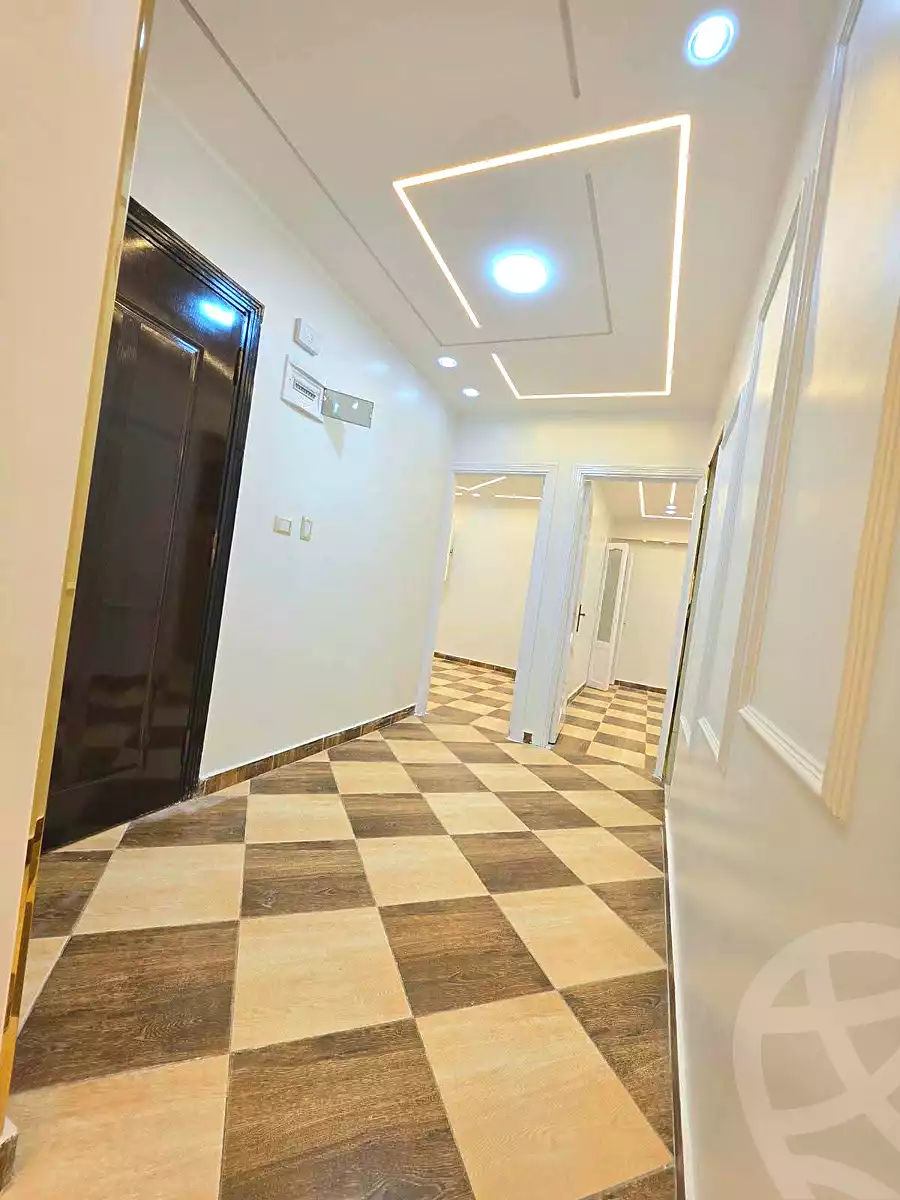 https://aqarmap.com.eg/ar/listing/7331725-for-sale-alexandria-sydy-bshr-sydy-bshr-bhry-shr-mhmwd-l-yswy