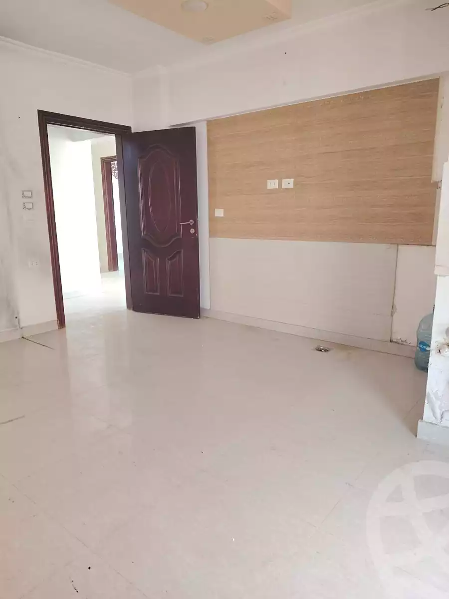 https://aqarmap.com.eg/ar/listing/7332551-for-sale-cairo-new-cairo-lrhb-city-phase-1-ahmed-rami-st