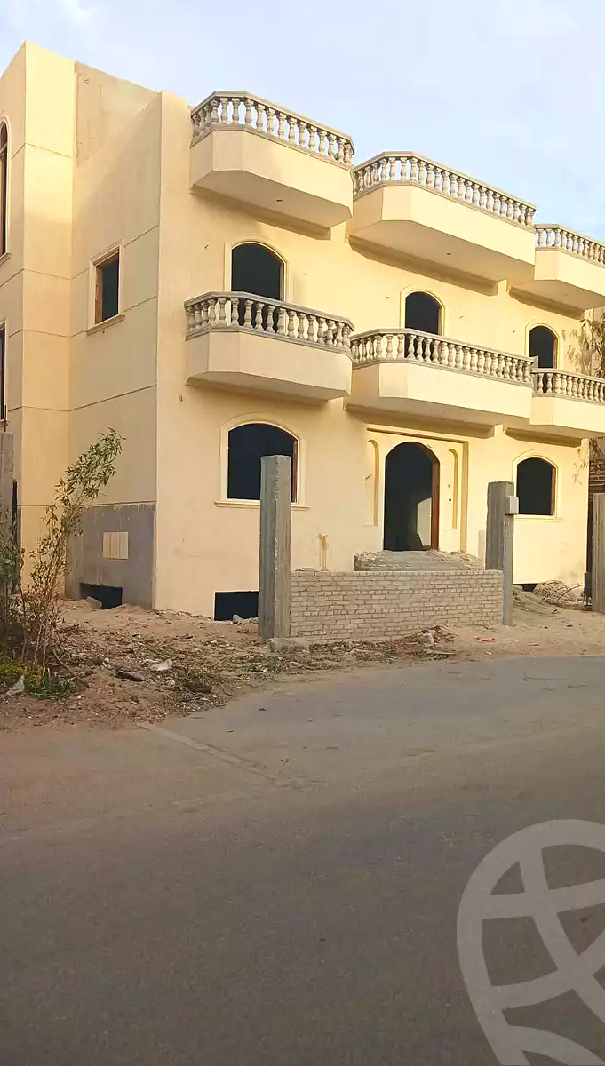https://aqarmap.com.eg/en/listing/7244227-for-sale-cairo-el-sheikh-zayed-city-compounds-el-yasmeen-compound