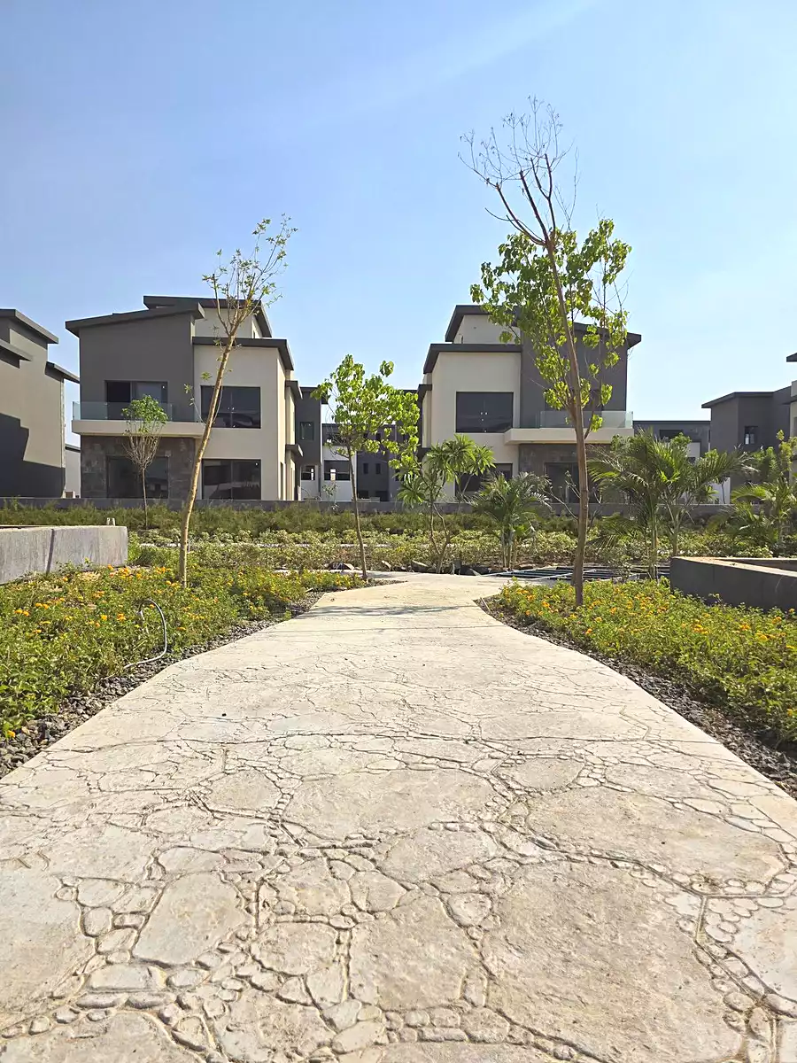 https://aqarmap.com.eg/ar/listing/7333391-for-sale-cairo-new-cairo-compounds-kmbwnd-kryk-twn-il-cazar