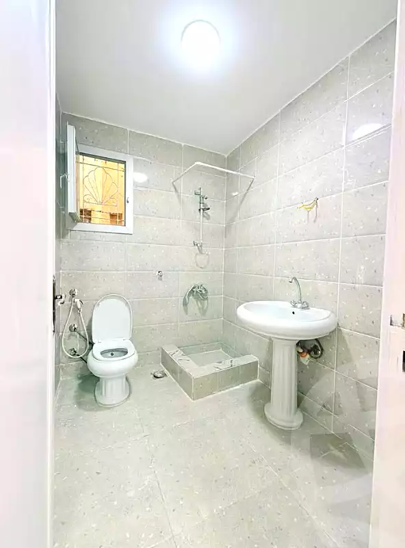 https://aqarmap.com.eg/ar/listing/7334356-for-sale-alexandria-al-agamy-shataa-el-nakheel