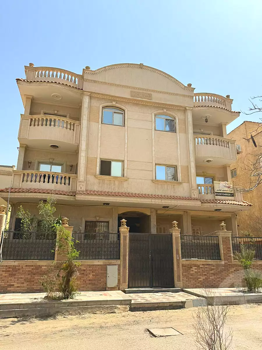 https://aqarmap.com.eg/en/listing/7334407-for-sale-cairo-new-cairo-el-ahyaa-third-neighborhood-street-1