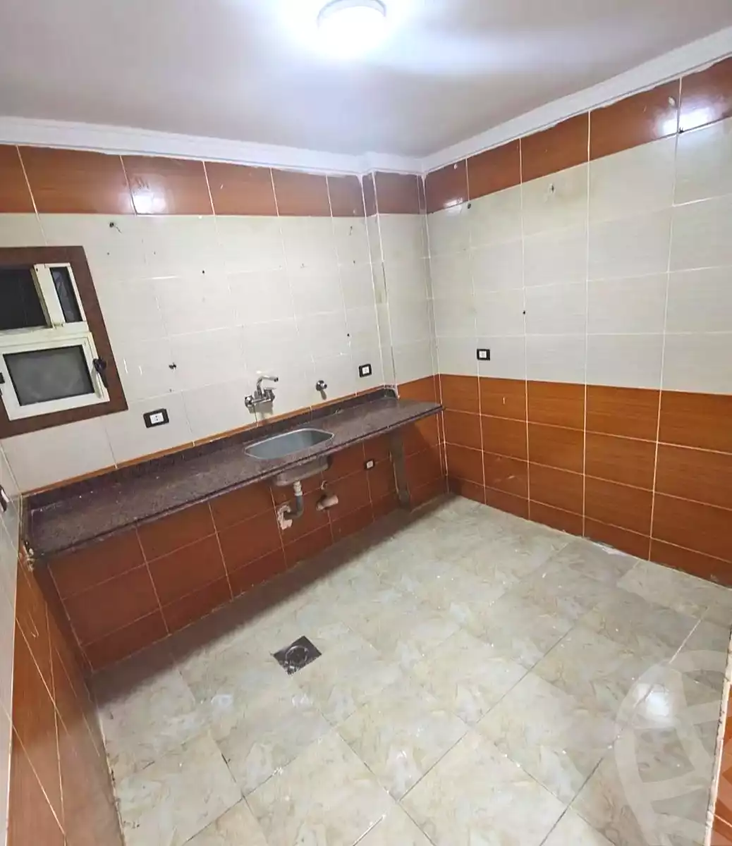 https://aqarmap.com.eg/en/listing/7335117-for-sale-alexandria-al-agamy-el-hanouvel-radwan-st