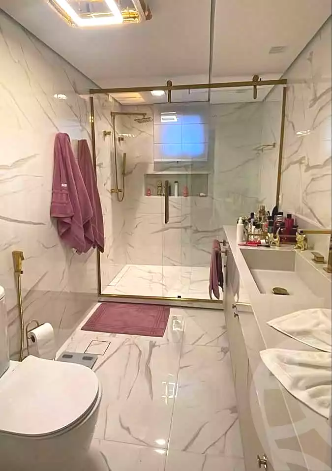 https://aqarmap.com.eg/en/listing/7333592-for-sale-cairo-new-cairo-compounds-mountain-view-1