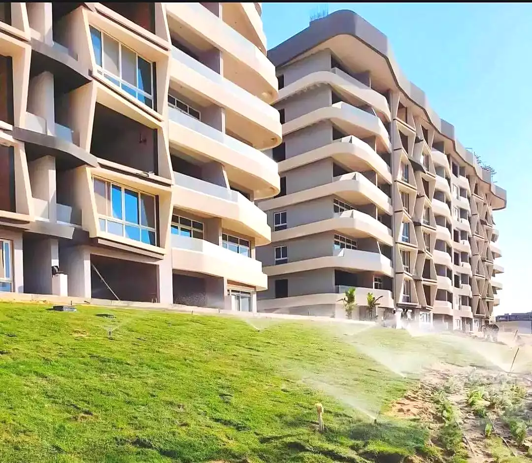 https://aqarmap.com.eg/en/listing/7335659-for-sale-cairo-new-administrative-capital-r7-midtown-sky