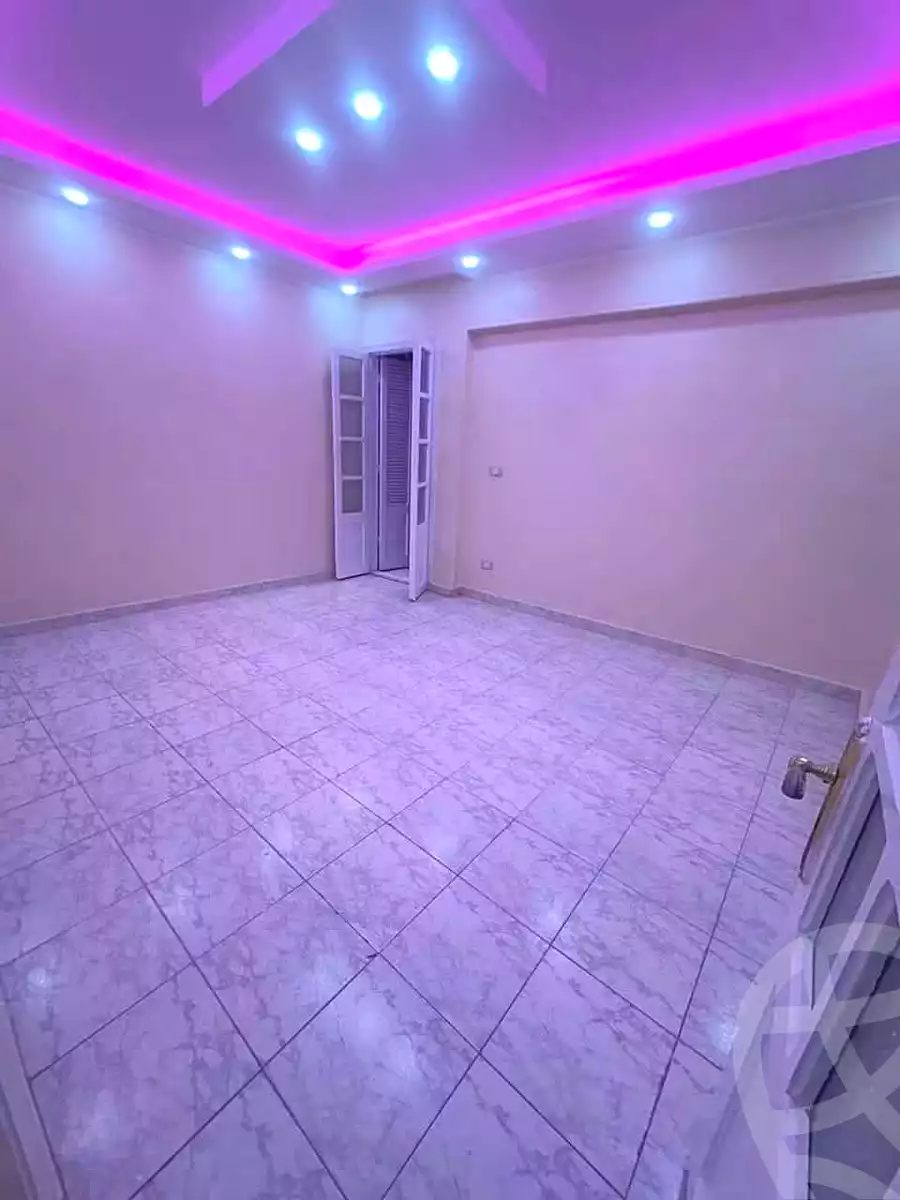 https://aqarmap.com.eg/ar/listing/7335723-for-sale-alexandria-sydy-bshr-sydy-bshr-bhry-shr-mhmwd-l-yswy