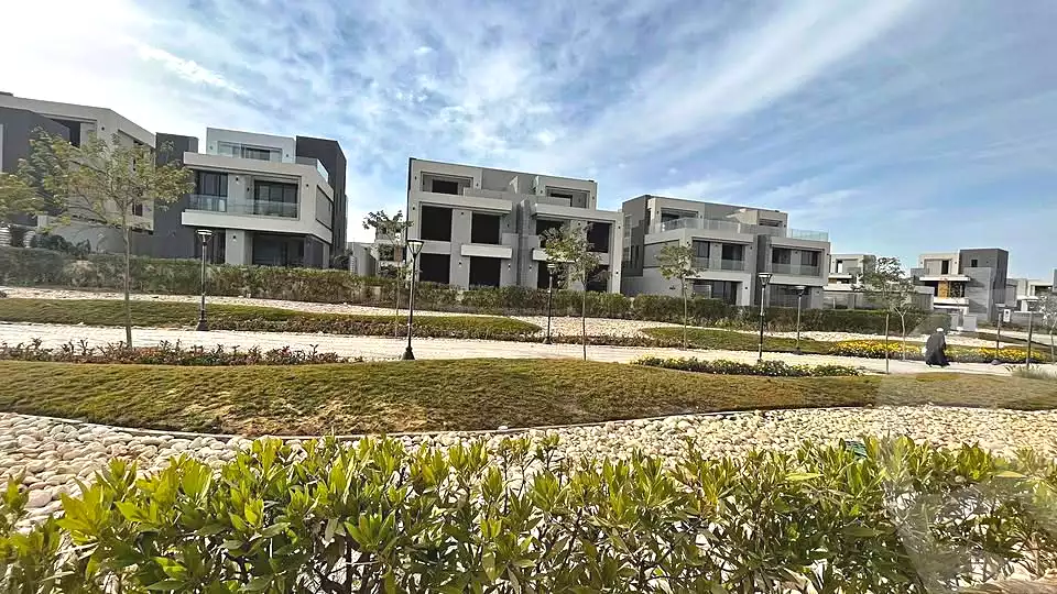 https://aqarmap.com.eg/ar/listing/7335807-for-sale-cairo-new-administrative-capital-r4-la-vista-city