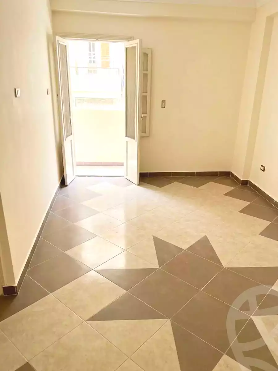 https://aqarmap.com.eg/ar/listing/7336560-for-sale-alexandria-new-miami-eskot