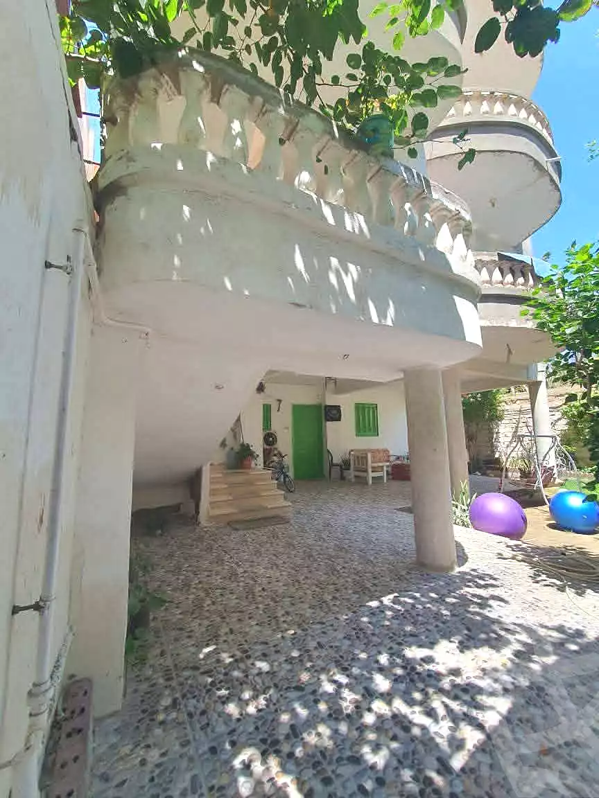 https://aqarmap.com.eg/en/listing/7337147-for-sale-alexandria-al-agamy-bw-ywsf-redbekas-st