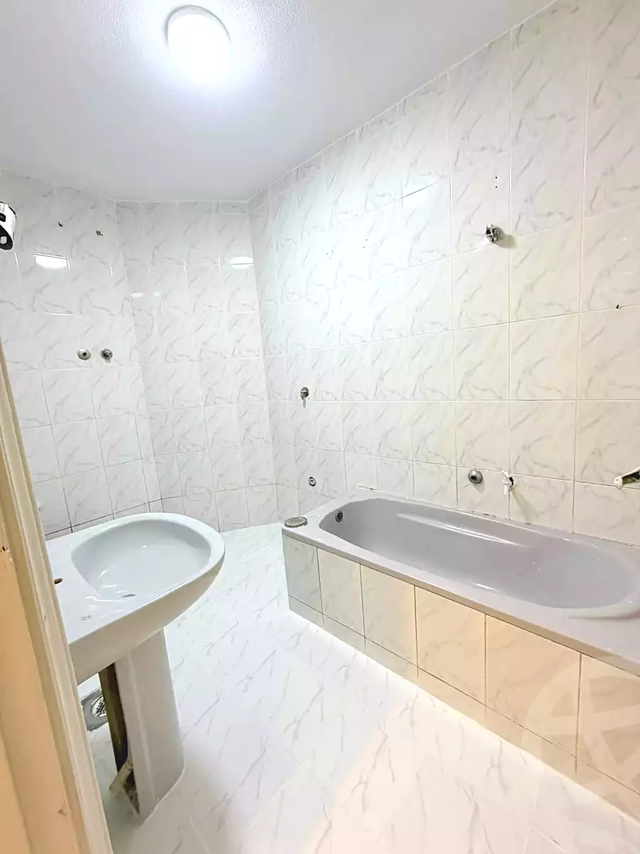 https://aqarmap.com.eg/ar/listing/7337190-for-sale-alexandria-al-agamy