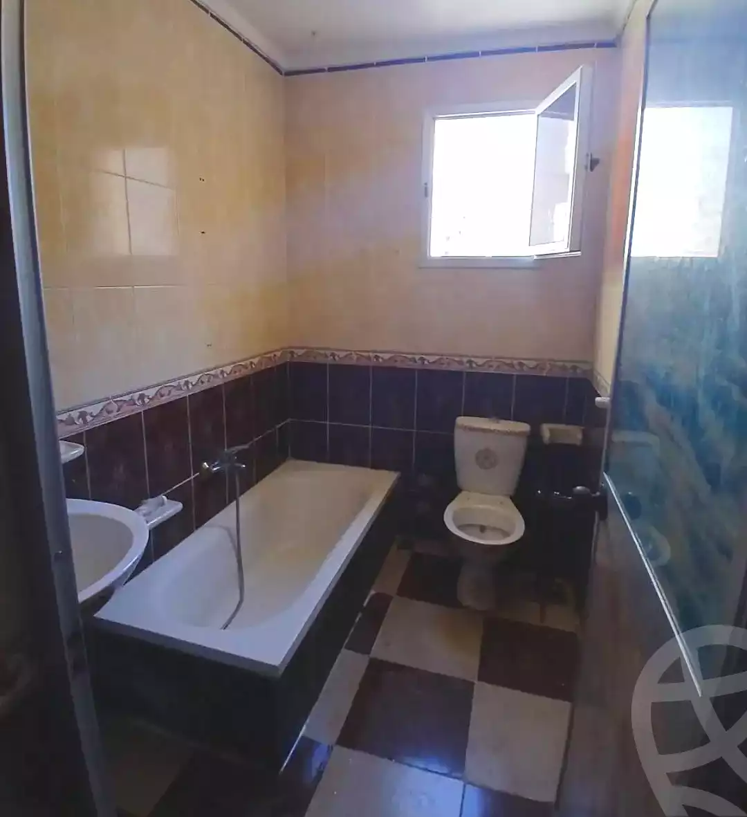 https://aqarmap.com.eg/en/listing/7337413-for-sale-alexandria-lsywf-el-falki