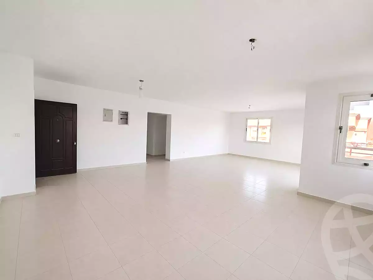 https://aqarmap.com.eg/ar/listing/7338630-for-sale-cairo-new-cairo-lrhb-city-phase-4-mohammed-farid-st